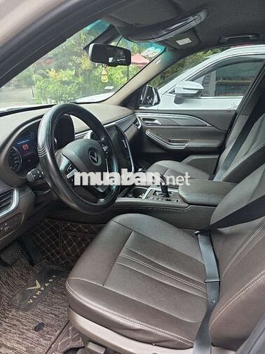 Vinfast Lux SA 2.0 Turbo 2019 7 chỗ
