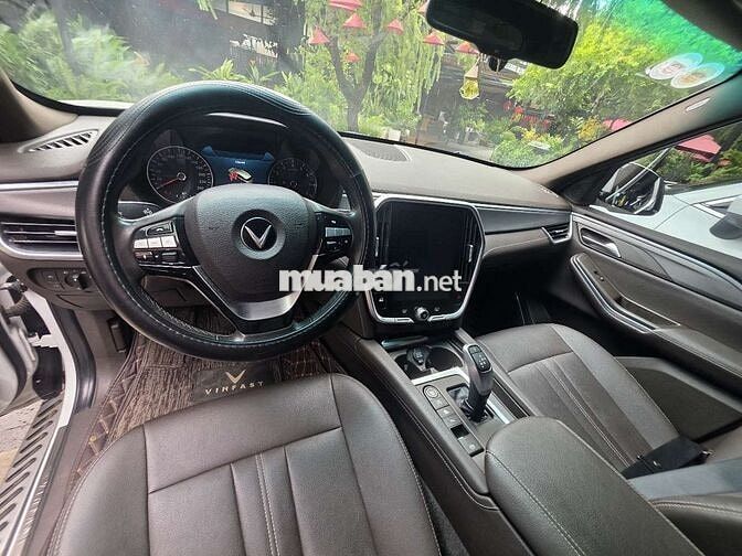 Vinfast Lux SA 2.0 Turbo 2019 7 chỗ
