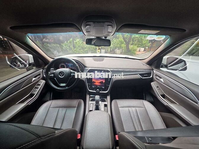Vinfast Lux SA 2.0 Turbo 2019 7 chỗ