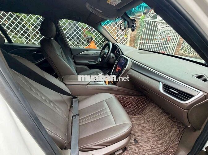Vinfast Lux SA 2.0 Turbo 2019 7 chỗ