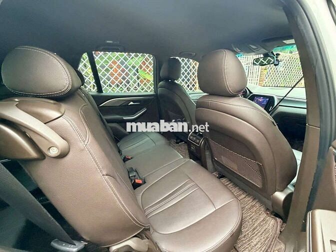 Vinfast Lux SA 2.0 Turbo 2019 7 chỗ