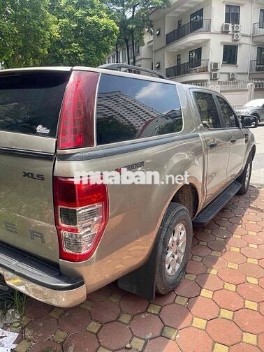 Ford Ranger Số tự động Vàng cát