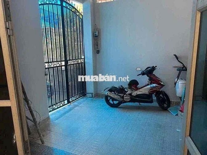 CHO THUÊ NHÀ HẺM 3MÉT LÊ VĂN LƯƠNG SÁT LOTE - TRỆT LẦU GIÁ 12TR CÒN TL