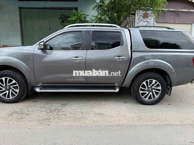 Nissan Navara VL 2015 Tự động Xám
