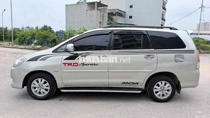 Toyota Innova 2010 Bản G Số sàn Bạc