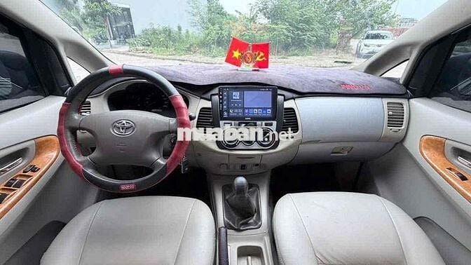 Toyota Innova 2010 Bản G Số sàn Bạc