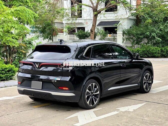 VinFast VF8 Plus 2024 Đen 40000 km