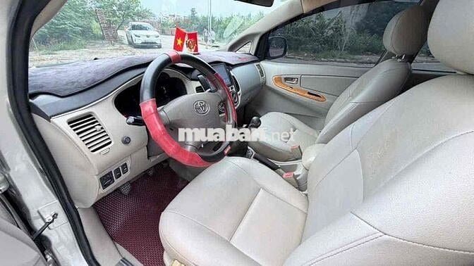 Toyota Innova 2010 Bản G Số sàn Bạc