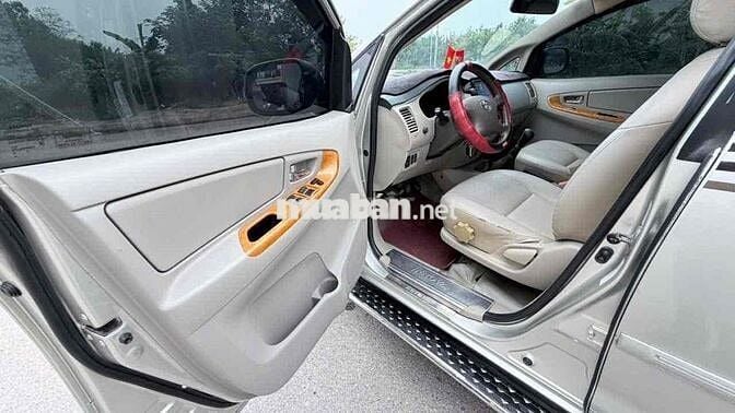 Toyota Innova 2010 Bản G Số sàn Bạc