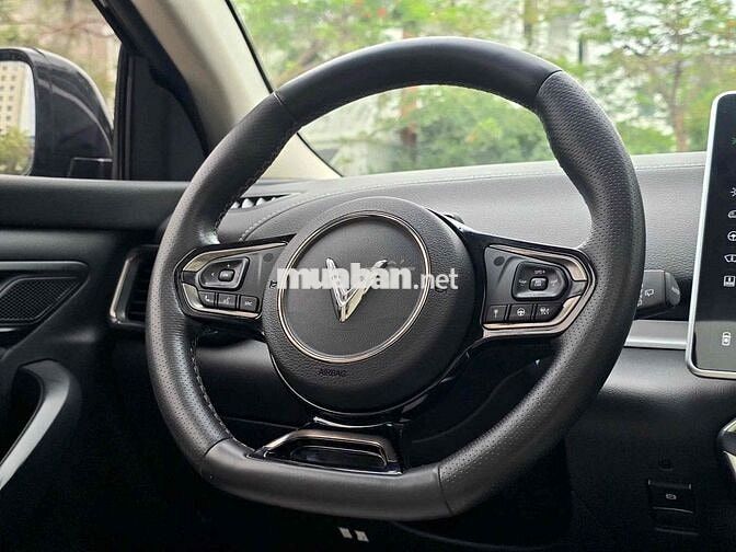 VinFast VF8 Plus 2024 Đen 40000 km
