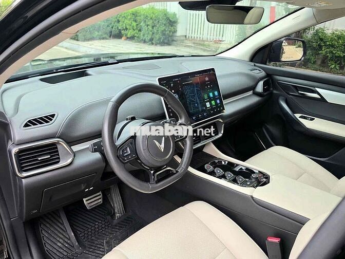 VinFast VF8 Plus 2024 Đen 40000 km