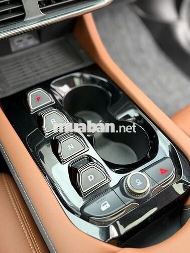 VINFAST VF8 PLUS PIN MUA 2025 TRẦN KÍNH GIA ĐÌNH
