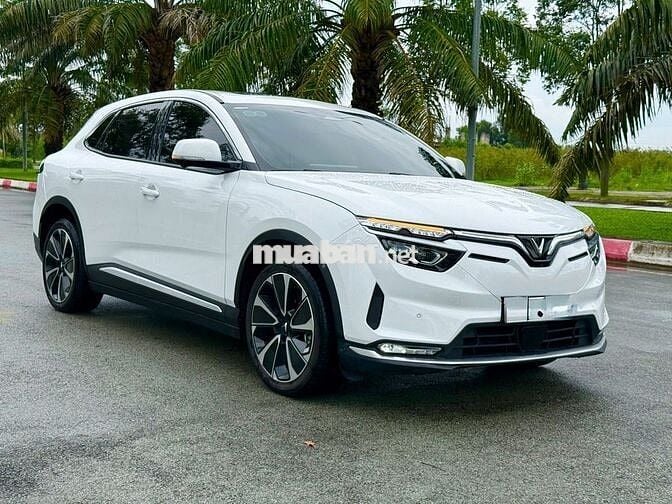 VINFAST VF8 PLUS PIN MUA 2025 TRẦN KÍNH GIA ĐÌNH