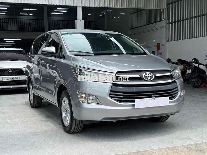 Toyota Innova 2.0E 2018 Số sàn 91.000 km Bạc