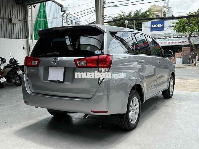 Toyota Innova 2.0E 2018 Số sàn 91.000 km Bạc