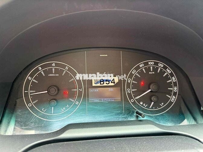 Toyota Innova 2.0E 2018 Số sàn 91.000 km Bạc