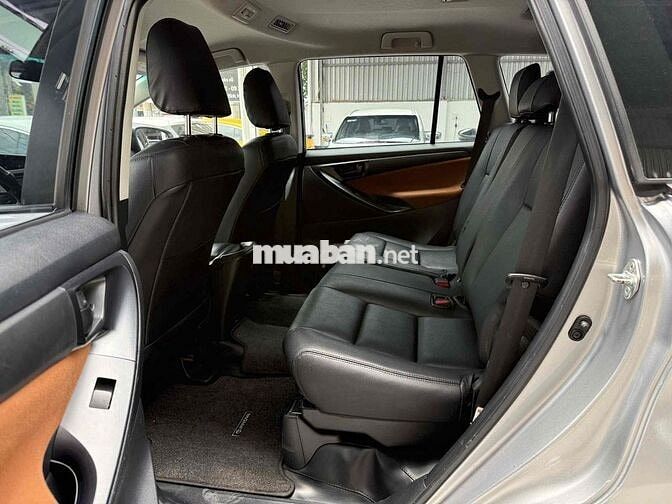 Toyota Innova 2.0E 2018 Số sàn 91.000 km Bạc