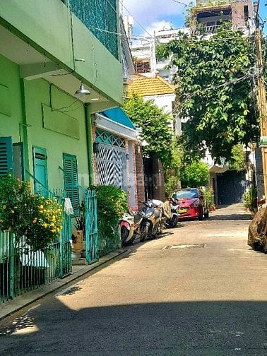 Bán nhà Lê Văn Sỹ, hẻm xe hơi, 6mx14m, giá 11,8 tỷ TL, nhà cũ 2 tầng.