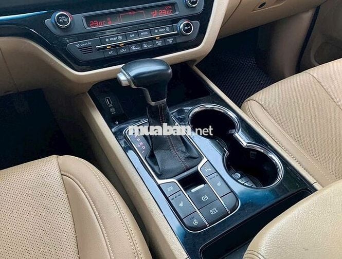 KIA SEDONA FULL DẦU 2020 XE CTY XUẤT HOÁ ĐƠN