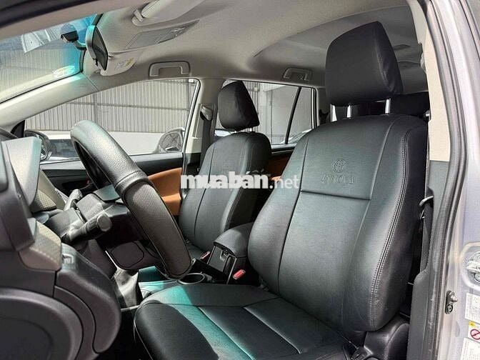 Toyota Innova 2.0E 2018 Số sàn 91.000 km Bạc