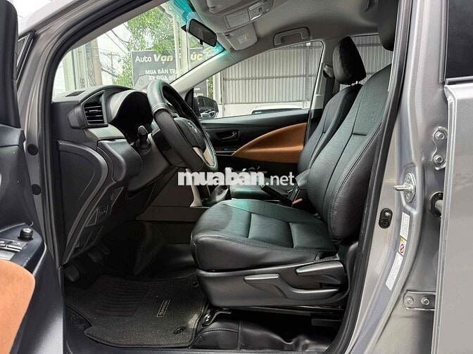Toyota Innova 2.0E 2018 Số sàn 91.000 km Bạc