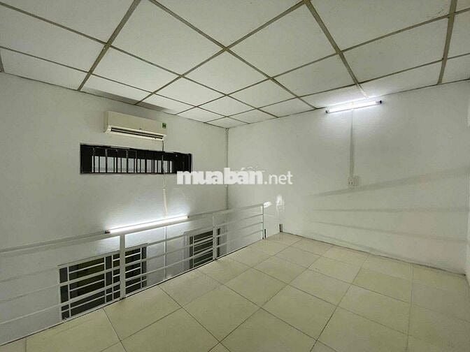 TRỌ TRỆT GIÁ RẺ - SẴN MÁY LẠNH - GÁC CAO - NGAY NGÃ TƯ BỐN XÃ & ĐH HIU
