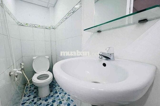 TRỌ TRỆT GIÁ RẺ - SẴN MÁY LẠNH - GÁC CAO - NGAY NGÃ TƯ BỐN XÃ & ĐH HIU