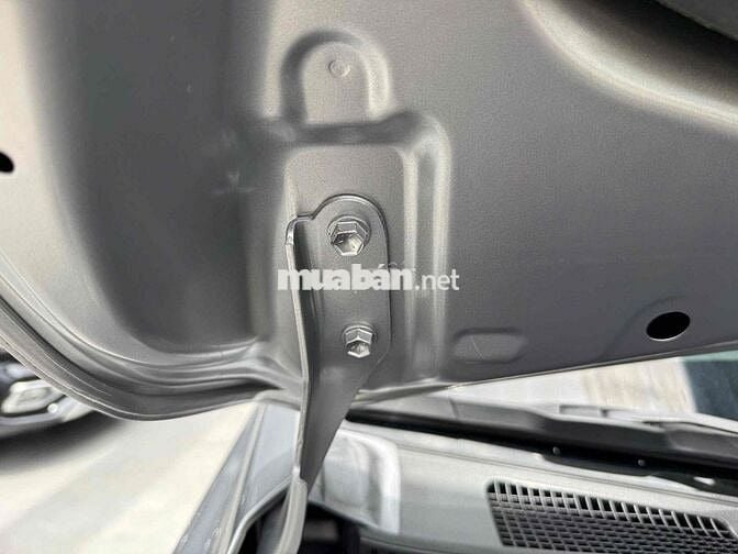 Toyota Innova 2.0E 2018 Số sàn 91.000 km Bạc