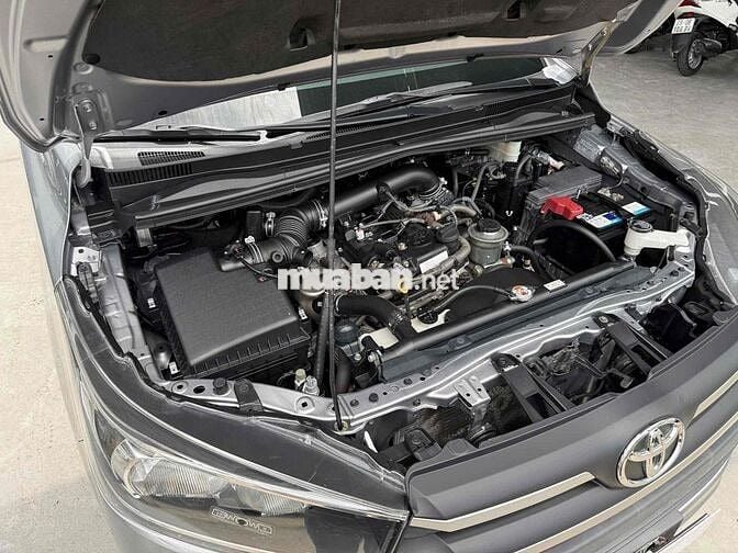 Toyota Innova 2.0E 2018 Số sàn 91.000 km Bạc