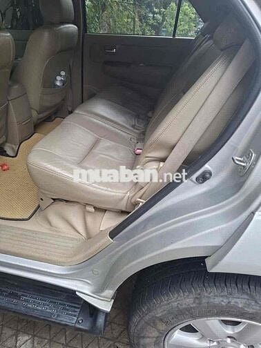 Toyota Fortuner 2010 Bạc