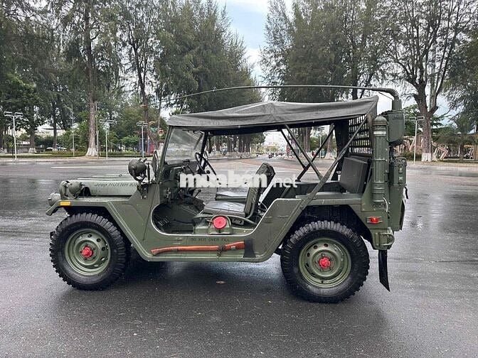 Jeep M151 Xanh quân đội 4 chỗ