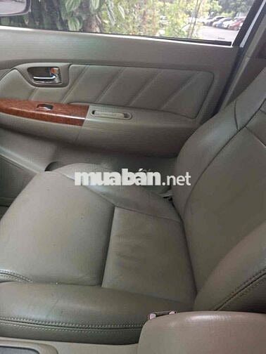 Toyota Fortuner 2010 Bạc