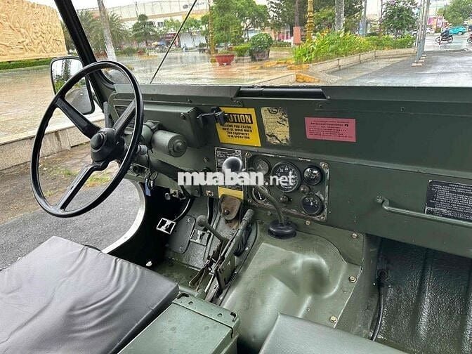 Jeep M151 Xanh quân đội 4 chỗ