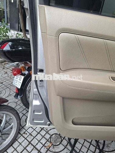 Toyota Fortuner 2010 Bạc