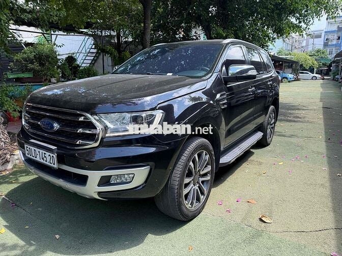 Ford Everest Titanium 1 cầu 2019 Đen 95.000 km