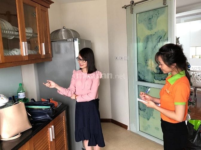 TUYỂN 5 NHÂN VIÊN DỌN DẸP THEO CA