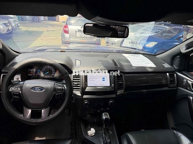 Ford Everest Titanium 1 cầu 2019 Đen 95.000 km