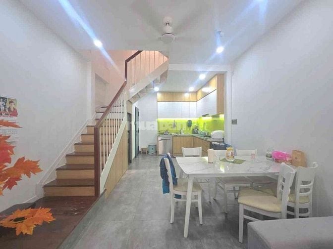 Nằm trong khu cư xá Phú Bình, phân lô đồng bộ, hxh sạch đẹp