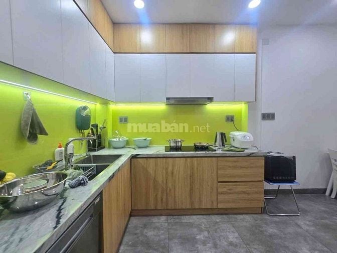 Nằm trong khu cư xá Phú Bình, phân lô đồng bộ, hxh sạch đẹp