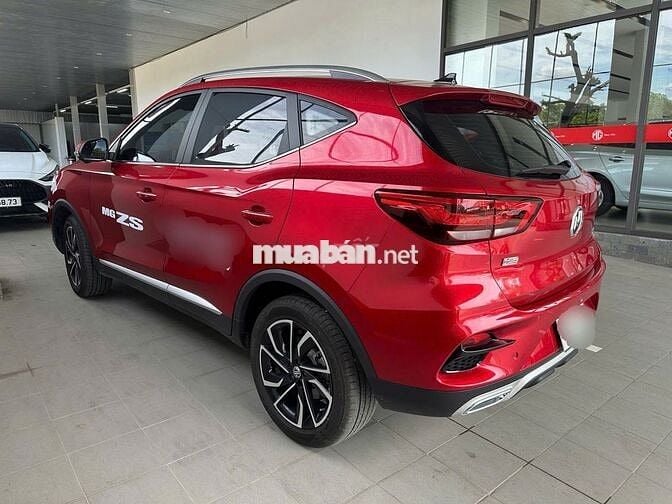 MG ZS luxury 2025 màu đỏ mới lăn bánh 6.000km