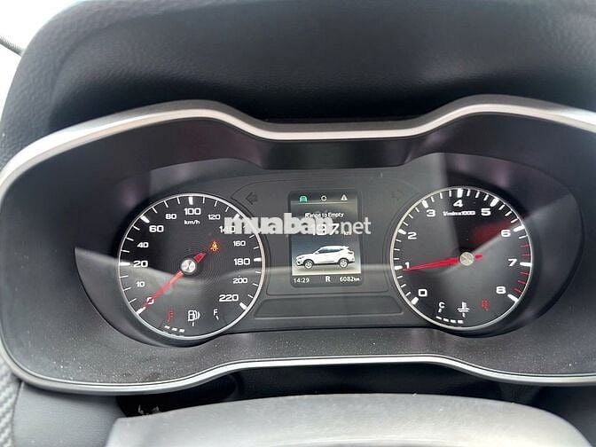 MG ZS luxury 2025 màu đỏ mới lăn bánh 6.000km