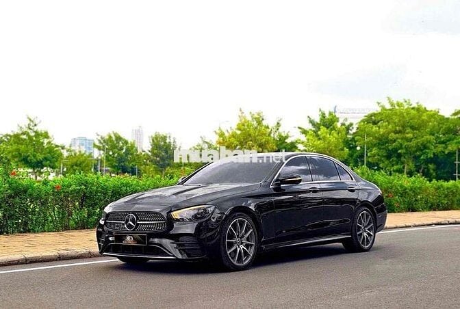 Mercedes E300 mẫu mới 2022 màu đen siêu đẹp