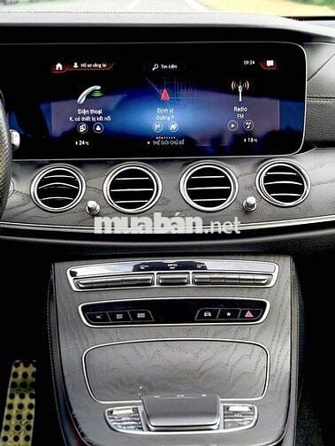 Mercedes E300 mẫu mới 2022 màu đen siêu đẹp