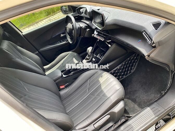 Peugeot 2008 GT Line 2021 Trắng 43.000 Km