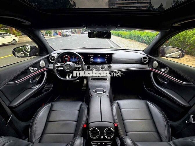 Mercedes E300 mẫu mới 2022 màu đen siêu đẹp