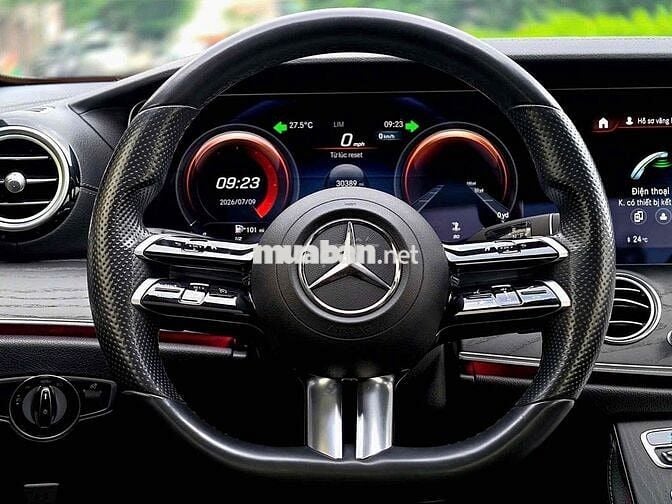 Mercedes E300 mẫu mới 2022 màu đen siêu đẹp