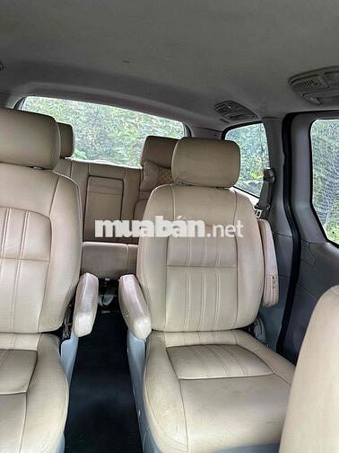 Kia Carnival Số sàn Bạc Nhiều chỗ