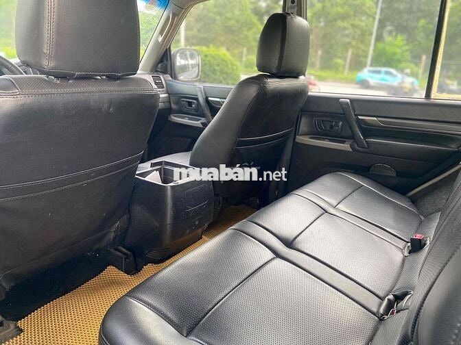 Mitsubishi Pajero 2009 2 cầu Bạc