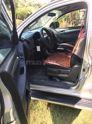 Xe bán: ISUZU D-Max, sản xuất 2015 (1 cầu, số sàn)