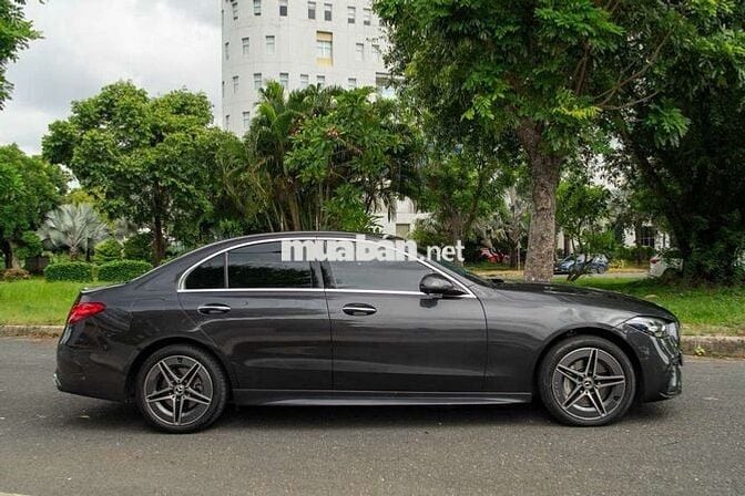 Mercedes C300 AMG V1 2023 Xám Titan cực đẹp